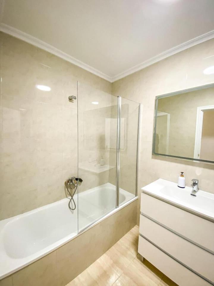 Residencial Leyra, Piso Centrico De 6 Habitaciones, 8 Camas ซาลามังกา ภายนอก รูปภาพ